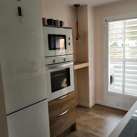 La Parada De La Estacion Con Parking