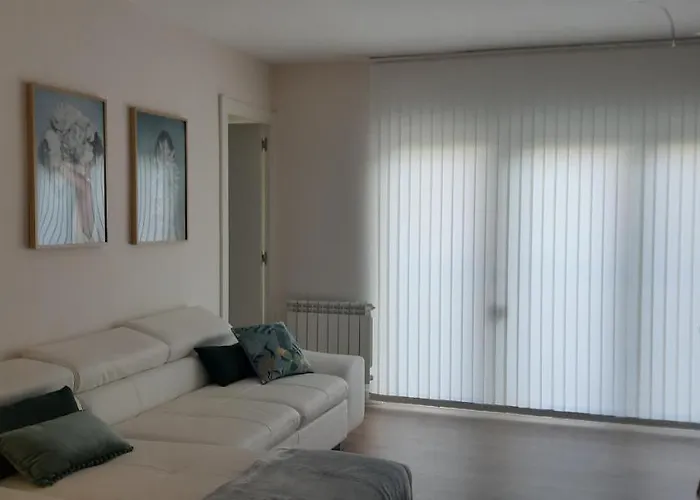 La Parada De La Estacion Con Parking Zaragoza