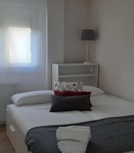 La Parada De La Estacion Con Parking Apartman Zaragoza