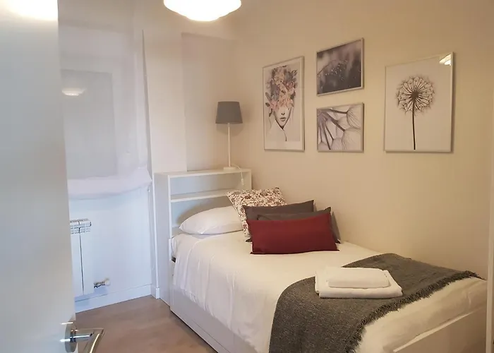 La Parada De La Estacion Con Parking Apartman *