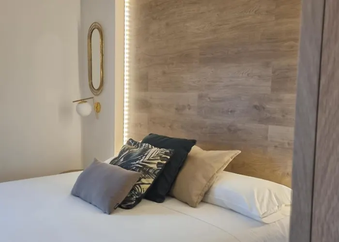 La Parada De La Estacion Con Parking