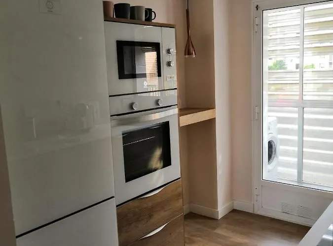 La Parada De La Estacion Con Parking